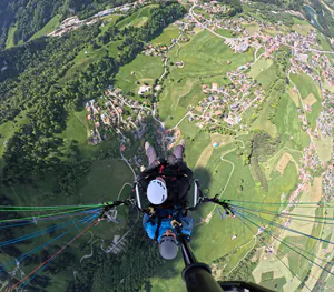 Dent de Broc vue du ciel - Paysage vol découverte parapente