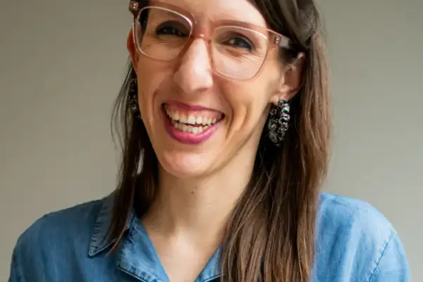 Photo Portrait d'Aline qui a été élève chez Thalia Parapente